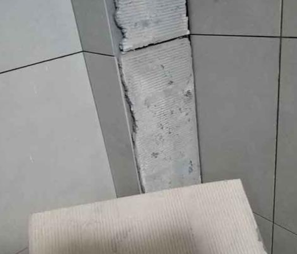 维西瓷砖空鼓维修公司分享下厨房瓷砖脱落的补救措施。